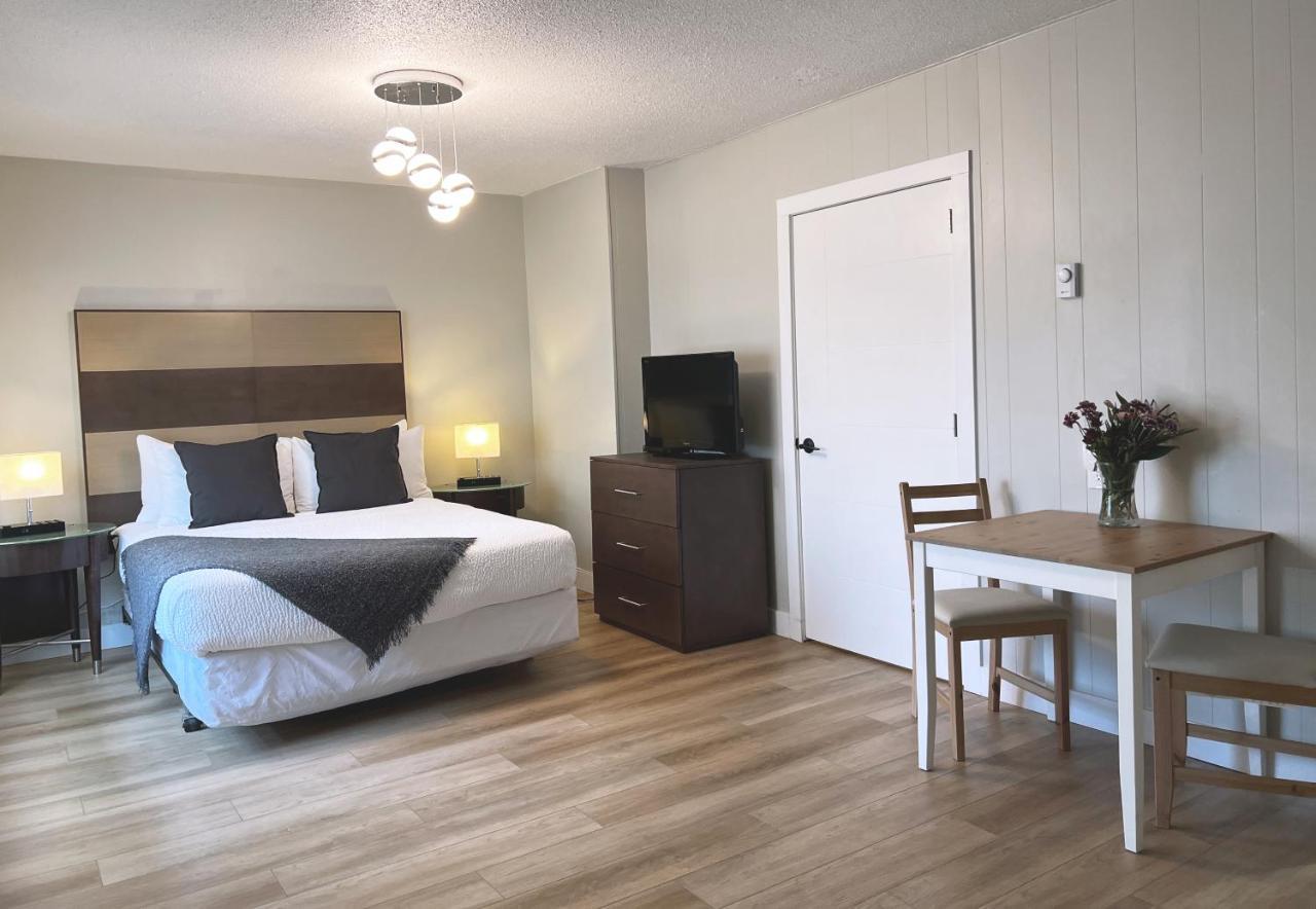 Oceanside Villas Sechelt Exterior foto